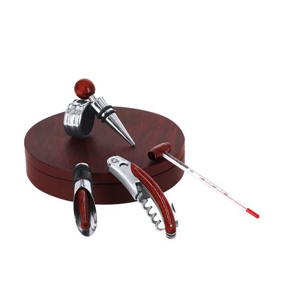 Set vino 5 piezas con acabado en madera natural