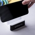 Soporte iluminado para smartphone con organizador