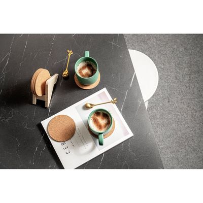 Soporte con posavasos de corcho