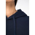 Sudadera orgánica con capucha bolsillo y hombros caídos