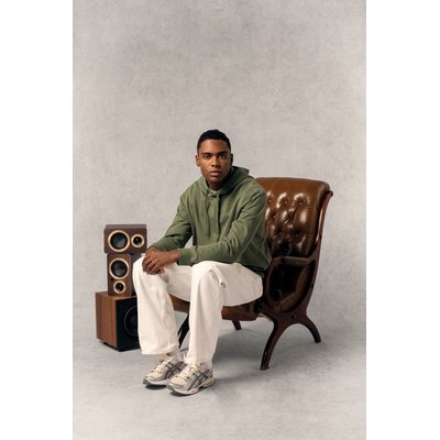 Sudadera sin cremallera con capucha y bolsillo canguro