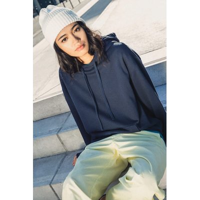 Sudadera orgánica con capucha bolsillo y hombros caídos