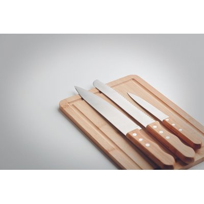 Tabla de Bambú con Cuchillos