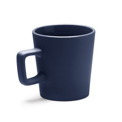 Taza de cerámica mate con asa cuadrada