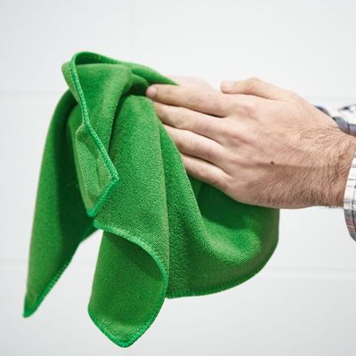 Toalla de mano microfibra con funda auto-cierre