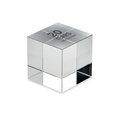 Trofeo con forma de cubo de cristal