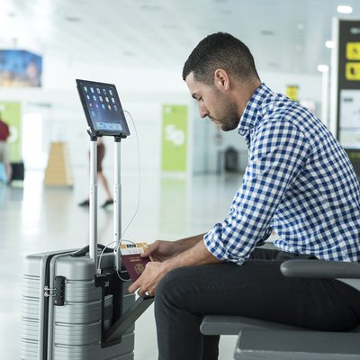 Trolley de negocios con conexión USB y soporte para tablet
