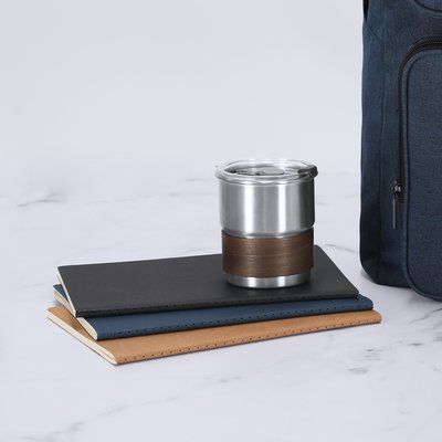 Vaso de acero y madera