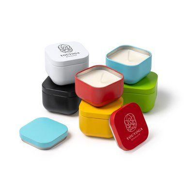Vela aromática en recipiente metálico