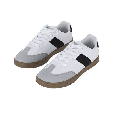 Zapatilla de piel suave y suela acolchada